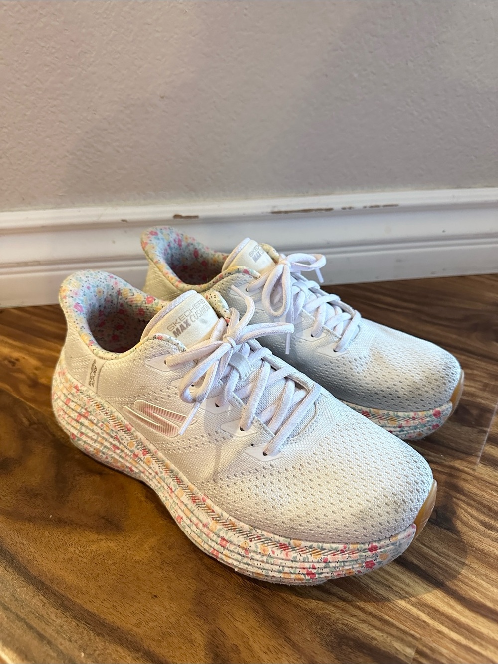 Skechers Floral Slip Ins Goga Mat Ons White Pink Sneakers Lace Max Cushion 8.5